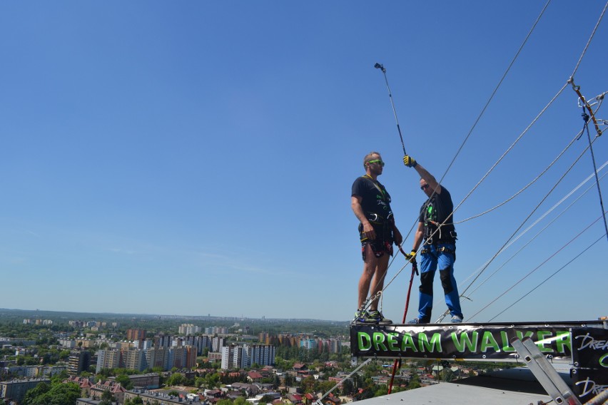 Sosnowiec: śmiałkowie skakali z Żylety