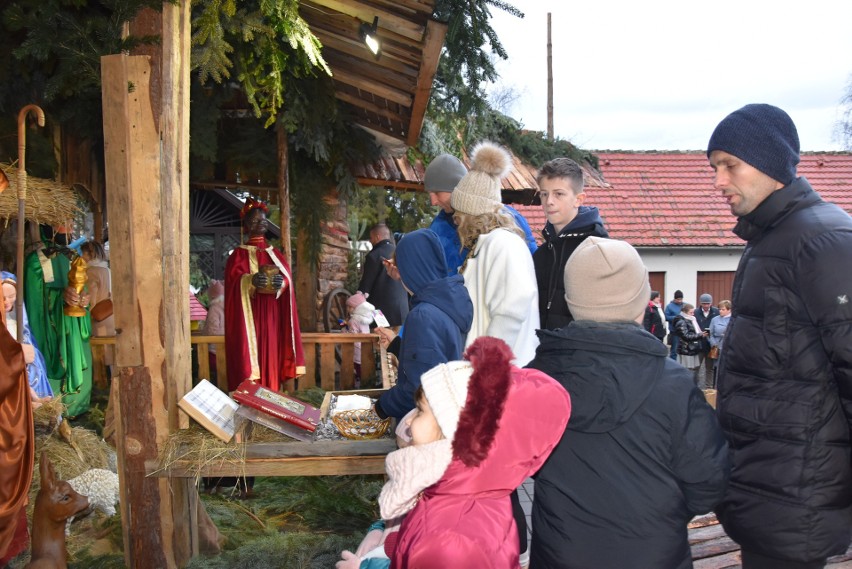 Opolanie już po raz 24. spotkali się na wspólnym kolędowaniu w szczepanowickim Betlejem. Nabożeństwu przewodniczył ks. bp Waldemar Musioł