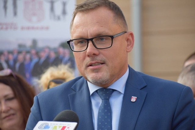 Zobaczcie co znajduje się w oświadczeniu Pawła Osiewały za 2022 rok. Szczegóły oświadczenia na kolejnych slajdach galerii zdjęć.