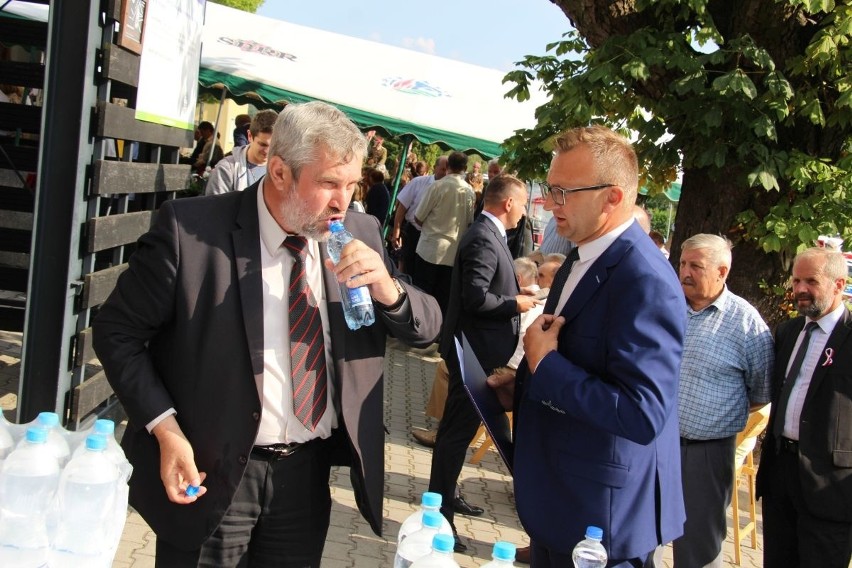 Sadownicy z powiatu sandomierskiego spotkali się z ministrem rolnictwa w Michniowie. W piątek jadą do Warszawy protestować 