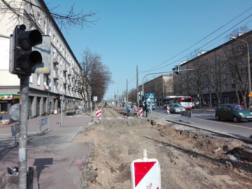Trwa remont torowiska tramwajowego w Częstochowie....