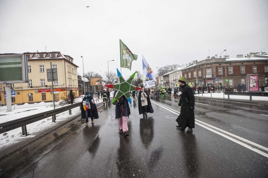 Azjatycki Orszak Trzech Króli na krakowskich ulicach [ZDJĘCIA] 