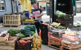 Giełda rolna przy ulicy Zbożowej w Kielcach kusi cenami. Co i za ile tam kupimy? Zobacz zdjęcia