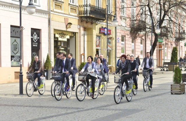 W piątek władze miasta z prezydentem Radosławem Witkowskim zainaugurowały działanie Radomskiego Roweru Miejskiego.