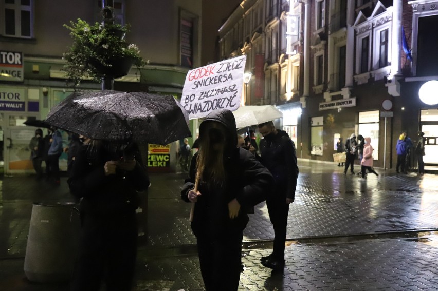 Strajk kobiet w Sosnowcu. Mieszkańcy spotkali się na...