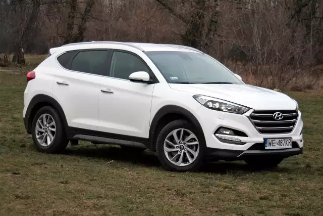 Hyundai Tucson kontra Nissan QashqaiUlubione SUV-y Polaków jak równy z równym walczą między sobą o jak najwyższe lokaty na podium rankingu sprzedaży swojego segmentu. Który z nich jest lepszy w bezpośrednim starciu?fot. Motofakty.pl