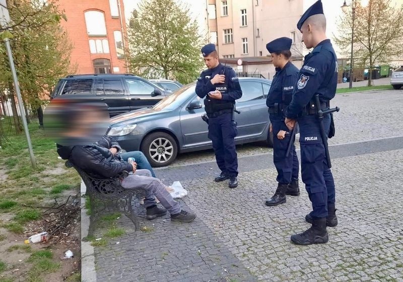 Słupscy policjanci rozpoczęli wspólne służby ze słuchaczami...