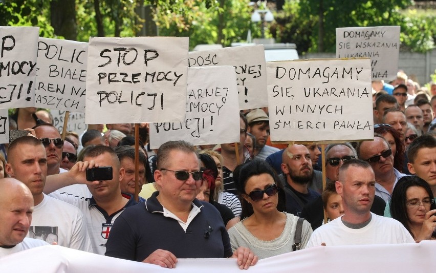 Manifestacja przed komisariatem we Wrzeszczu.Stop przemocy! ZDJĘCIA!