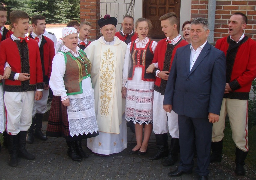 Pożegnanie proboszcza z Czarni, ks. Wacława Nowackiego (zdjęcia)