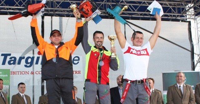 Na podium od lewej: Grzegorz Indyk, Jacek Stochniałek, Roman Szala.