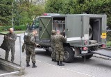 Rolnik znalazł rosyjski niewybuch, przyniósł go policji w... reklamówce