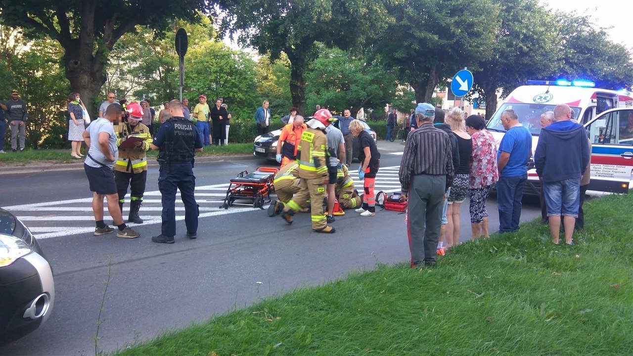 Siemiatycze. Wypadek zablokował DK19. Potrącenie na przejściu przez ulicę 11 Listopada