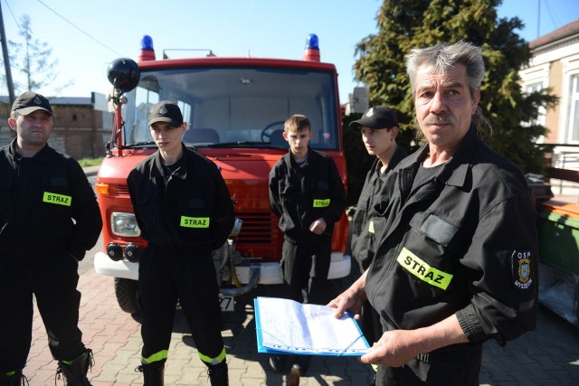 Strażacy z Myszęcina dostaną jednak mundury