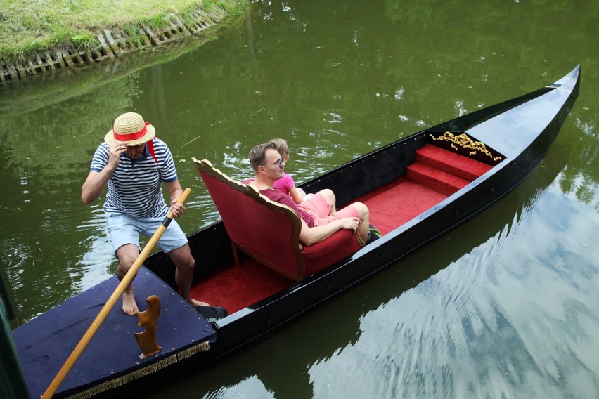 W Zamościu można poczuć się jak w Wenecji! W parku miejskim pojawiła się gondola