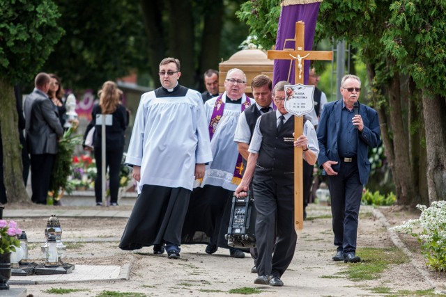 Miejscowi są w szoku: Jakim trzeba być człowiekiem, żeby zabrać tak młode życie! I za co?! Klaudio, Patrycjo - żegnamy na zawsze. Śpijcie dobrze.