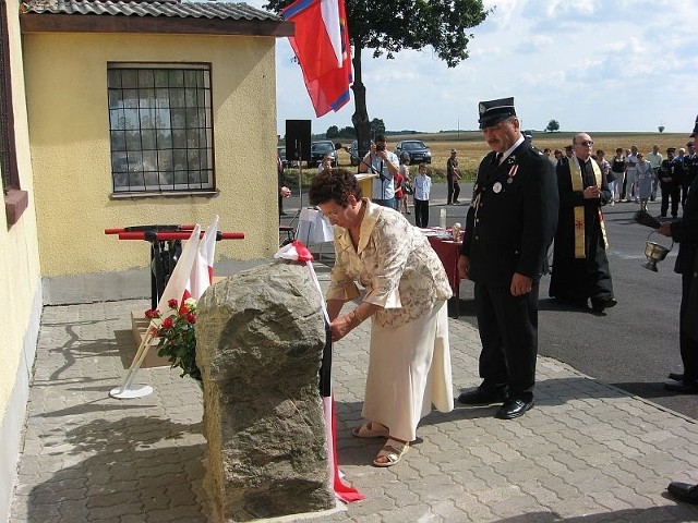 Podczas uroczystości odsłonięto obelisk z tablicą upamiętniającą pierwszego prezesa OSP Jana Ciążyńskiego