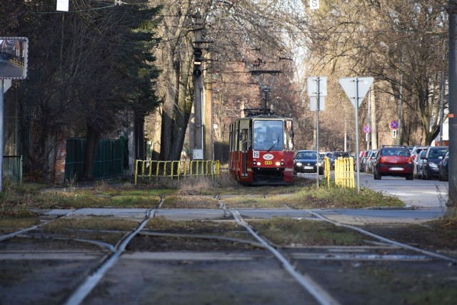 Przed nami modernizacja torów tramwajowych do zajezdni w Bytomiu-Stroszku. Tramwaje Śląskie ogłosiły przetarg Zobacz kolejne zdjęcia. Przesuwaj zdjęcia w prawo - naciśnij strzałkę lub przycisk NASTĘPNE