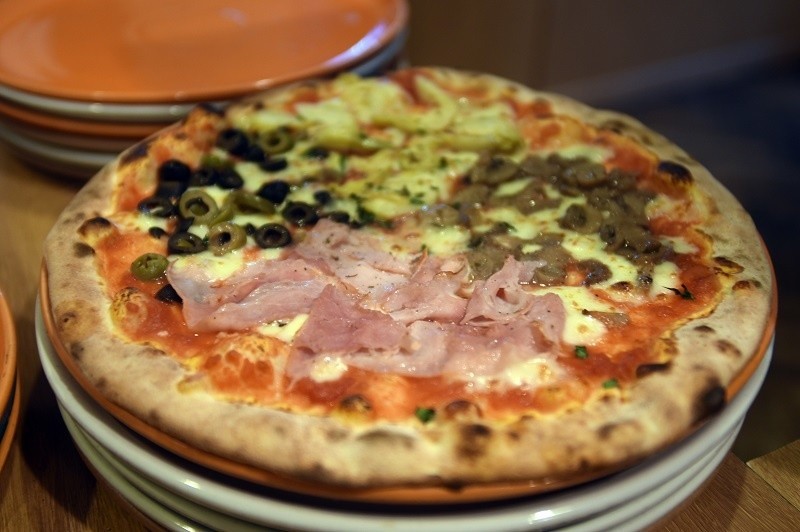 9 lutego obchodzony jest Międzynarodowy Dzień Pizzy.