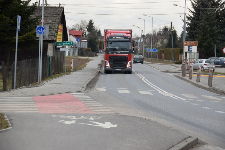 Zjazd z autostrady kończy się teraz w Ostrowie. Aby jechać...