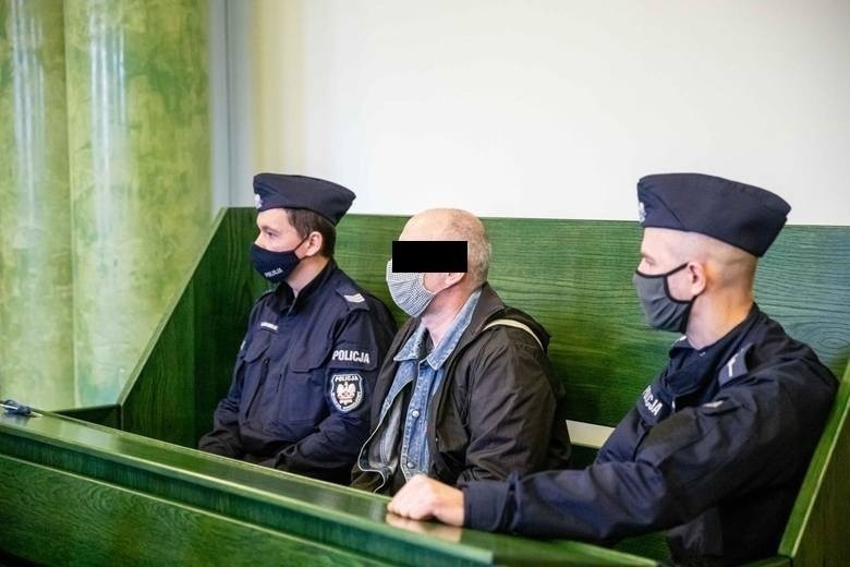 Białystok. Prawomocny wyrok 6 lat więzienia dla kierowcy, który po pijanemu potrącił dwie osoby na przejściu i uciekł z miejsca wypadku