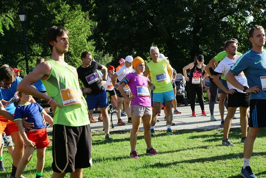 Bieg Fabrykanta 2016. 10 kilometrów szlakiem fabrykanckiej Łodzi [ZDJĘCIA]