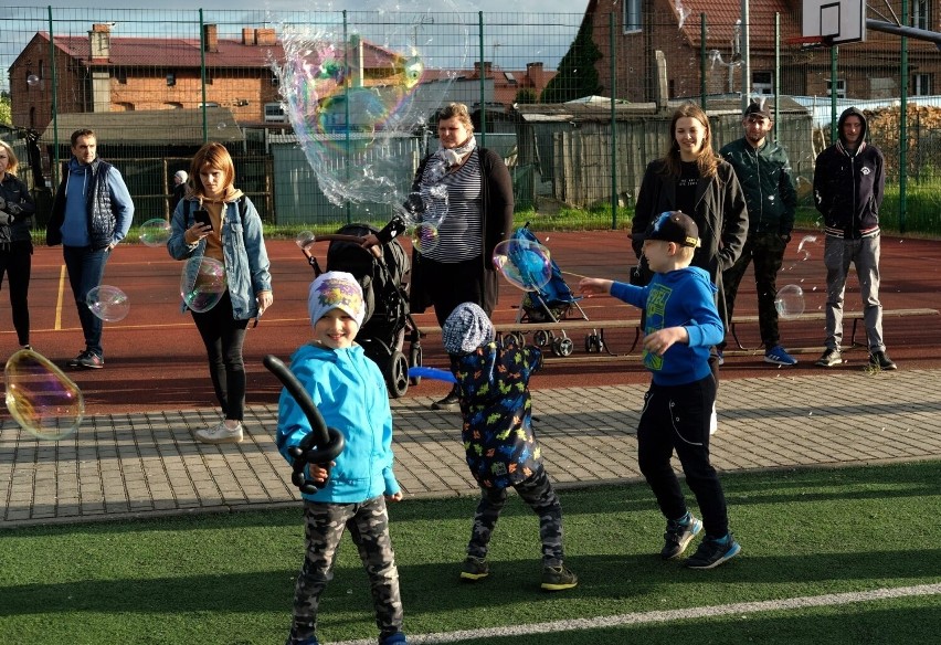 Ślimak Fudżi Tatiany wygrał I Rzeczenicki Wyścig Ślimaków z okazji Dnia Dziecka w Rzeczenicy