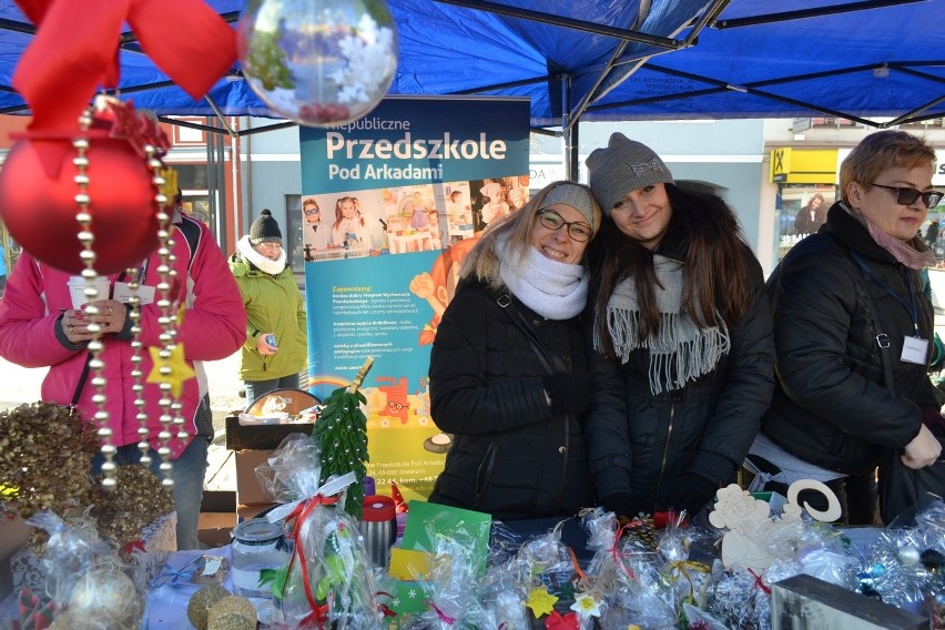 Jarmark bożonarodzeniowy na rynku w Jaworznie