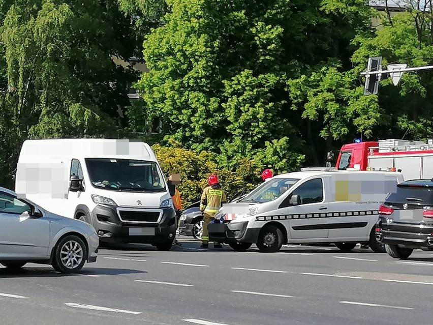 Wypadek w okolicach Domu Miłosierdzia w Koszalinie. Zderzyły się dwa pojazdy [ZDJĘCIA]