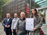 Partia Razem interweniuje w Urzędzie Marszałkowskim w sprawie połączenia kolejowego Nysa-Opole