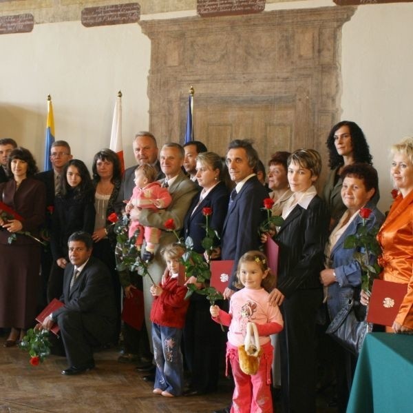 29 cudzoziemców otrzymało w czwartek obywatelstwo polskie.