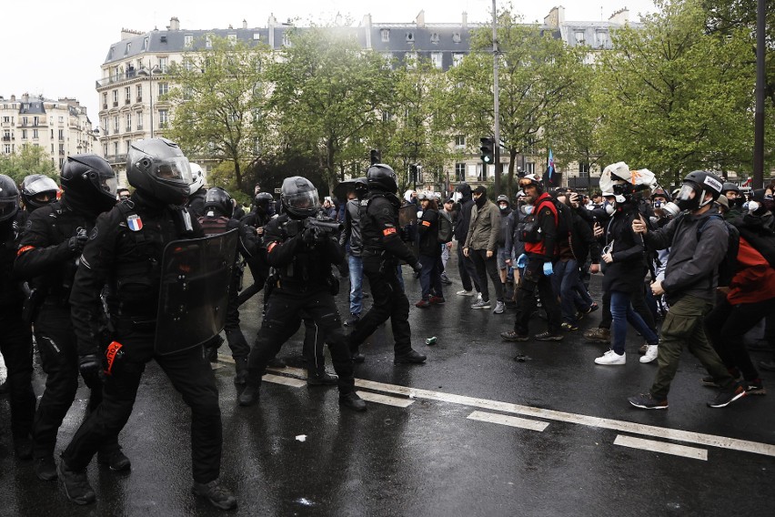Od wielu lat 1 maja staje się we Francji okazją do masowych...