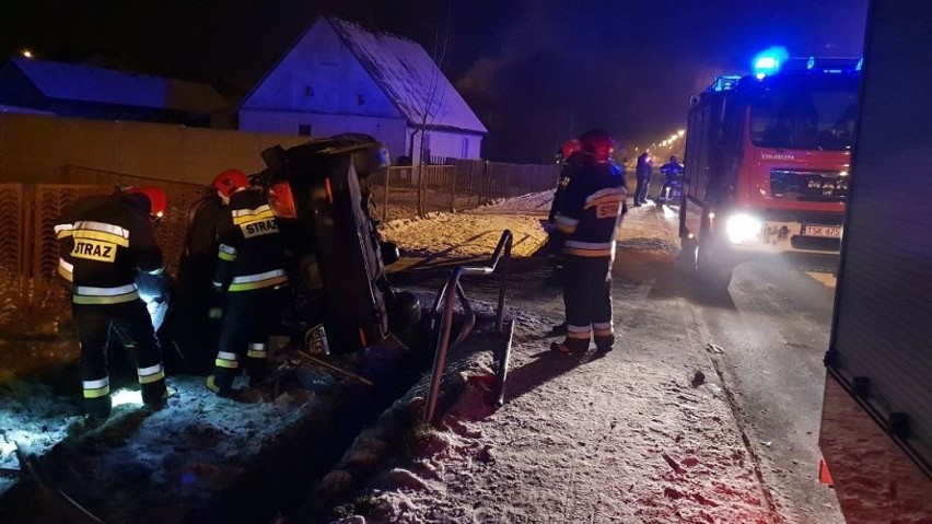 Na miejscu kolizji działały dwa zastępy strażaków