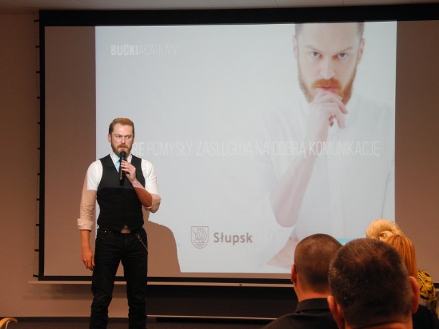 Startup w Słupsku po pierwszej edycji Piotr Bucki, jeden z prelegentów spotkania o startupach w Słupskim Inkubatorze Technologicznym. Do zagadnienia podszedł w sposób psychologiczny.