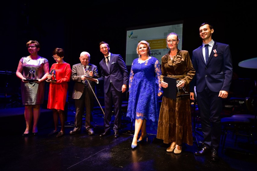 W Szczecinie w Operze na Zamku wręczono w piątek nagrody...