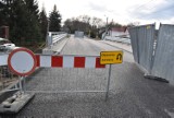 Pod Tarnowem finiszuje budowa "powiatowej autostrady". Wielkie asfaltowanie trasy Ładna-Karwodrza pokrzyżował deszcz