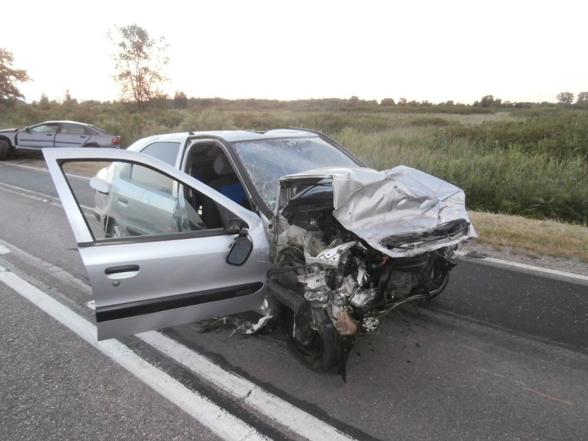 Renault podróżowały jeszcze trzy osoby. Podobnie jak...