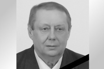 Zbigniew Klim urodził się 5 listopada 1946 r. w Rogowie. W latach 1978-1990 pełnił stanowisko Naczelnika Gminy Nowogród Bobrzański. Był inicjatorem połączenia Krzystkowic z Nowogrodem Bobrzańskim w jeden organizm miejski, który powstał 1 stycznia 1988 r.