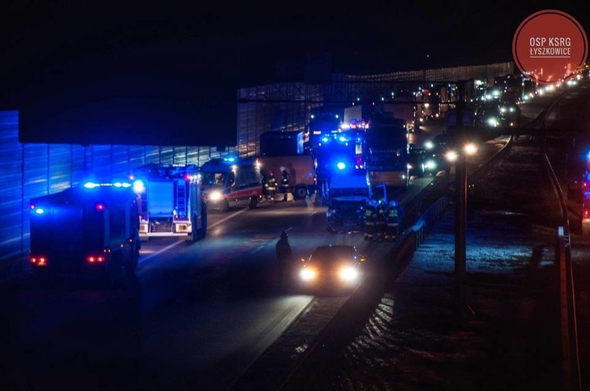 Wypadek na autostradzie A2 pomiędzy Łodzią a Łowiczem. W...