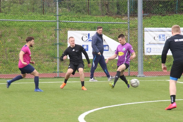 Radomszczańska Liga Szóstek Piłkarskich MOSiR Radomsko rozegrała pierwsze mecze