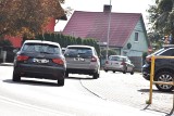 Na Konopnickiej w Malborku kierowcy wjeżdżają na chodnik, by ominąć spowalniacz. Próg bezpieczeństwa został przekroczony?