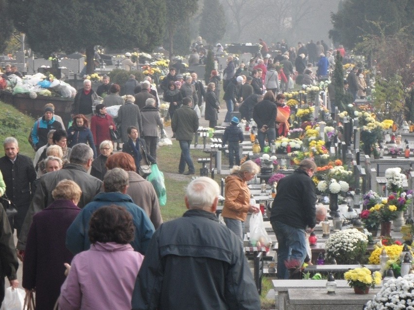 Wszystkich Świętych 2014: Cmentarze w Sosnowcu, Będzinie i...