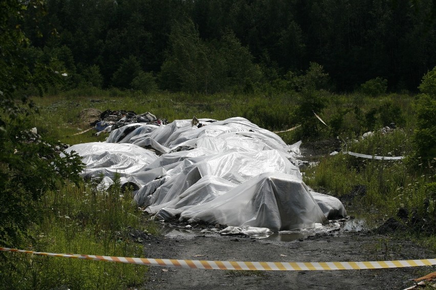 200 ton niebezpiecznych odpadów w Katowicach [ZDJĘCIA]