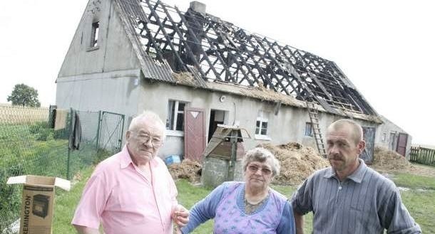 Rodzina z Mamlicza po burzy i pożarze straciła dach nad głową. Zobacz zdjęcia