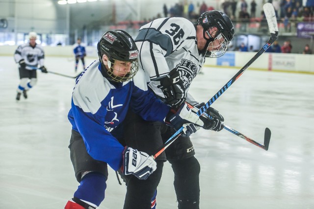 Fragment finałowego meczu III ligi, HC Poznań - PTH Poznań (6:3)