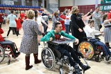 Mikołajkowe spotkanie osób z niepełnosprawnościami w Zagnańsku. Była muzyka i dobra zabawa. Zobacz zdjęcia