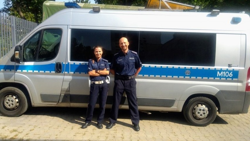 Gotowi do pomocy, także poza służbą. Czworo policjantów z Białegostoku wyróżnionych przez Ministerstwo Spraw Wewnętrznych i Administracji