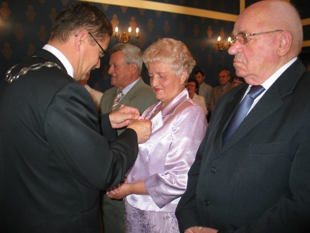 Prezydent Jan Zubowski wręczył jubilatom medale