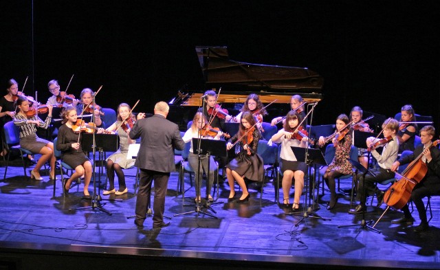 Występ w wykonaniu zespołów Państwowej Szkoły Muzycznej I i II stopnia w Grudziądzu zakończył cykl "Koncertów niedzielnych" Centrum Kultury Teatr w sezonie kulturalnym 2018/19 . Zagrały m.in. Kwartet smyczkowy, orkiestry dęta i smyczkowa, zaśpiewał chór.