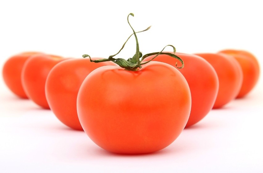 Reakcje alergiczne wywołane uczuleniem na pomidory mogą...