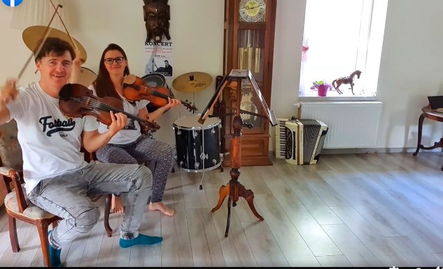 Najnowsi goście Facebooku ROK to Lucjan Szaliński-Bałwas, skrzypek, koncertmistrz Radomskiej Orkiestry Kameralnej, który wraz z żoną Kamilą, też skrzypaczką, grają utwór "Rosyjska ruletka."